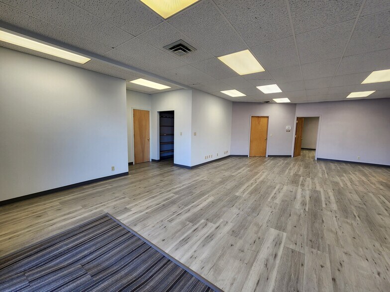 More Photos Of 720 6th St, Clarkston Medical For Lease