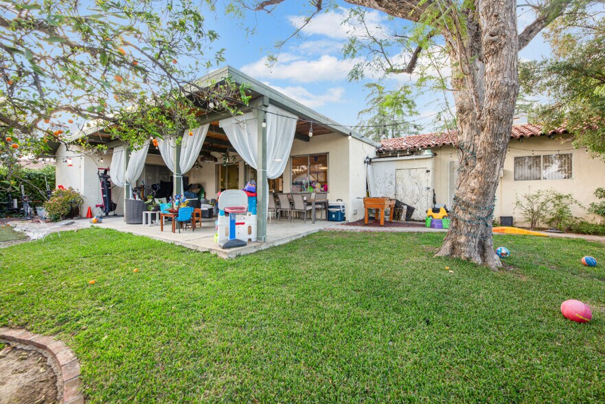 More Photos Of 17520 Kingsbury St, Granada Hills Apartments For Sale