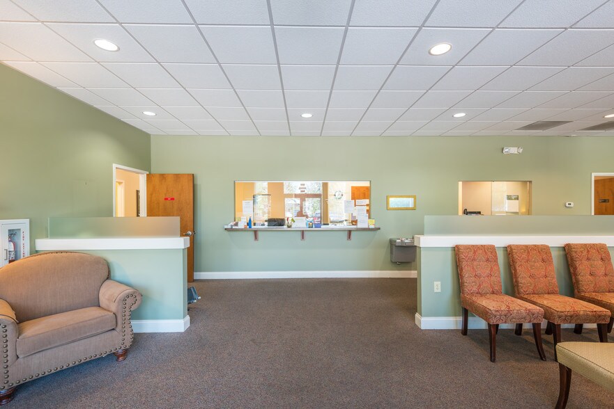 More Photos Of 897 Von Kolnitz Rd, Mount Pleasant Medical For Lease
