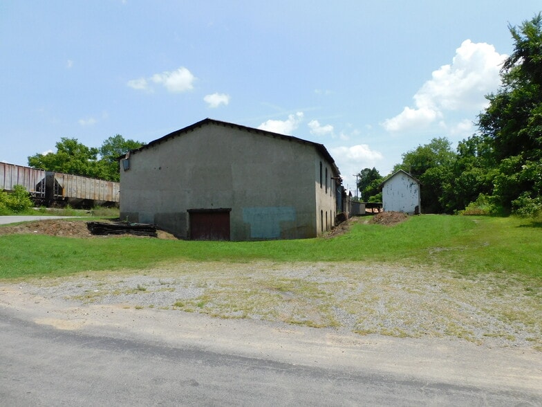 More Photos Of 530 Summit dr, South Boston Warehouse For Sale
