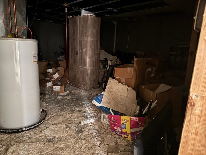 More Photos Of 13450 S Topeka Ave, Carbondale Apartments For Sale