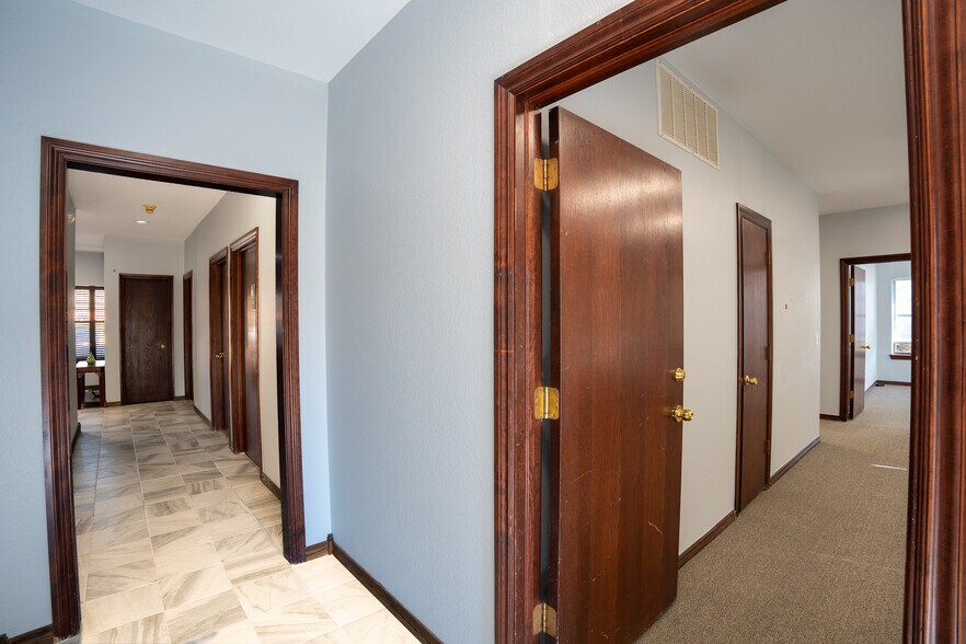 More Photos Of 1900 E 15th St, Edmond Office For Sale