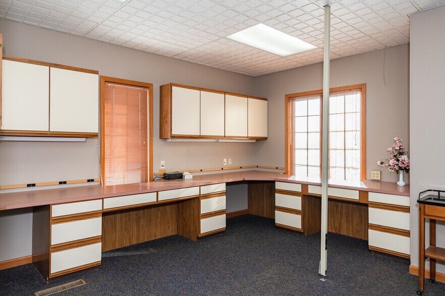 More Photos Of 1752 W High St, Piqua Medical For Sale