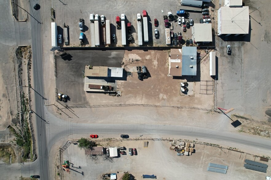 More Photos Of 2215 Stockyard Rd, El Paso Warehouse For Lease
