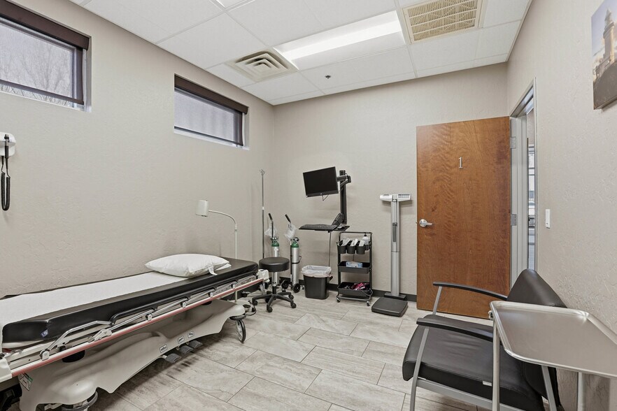 More Photos Of 2804 SW 134th St, Oklahoma City Medical For Sale