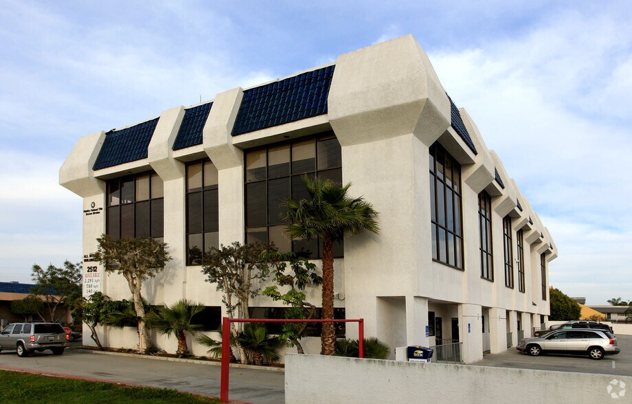More Photos Of 2512 Artesia Blvd, Redondo Beach Office For Lease
