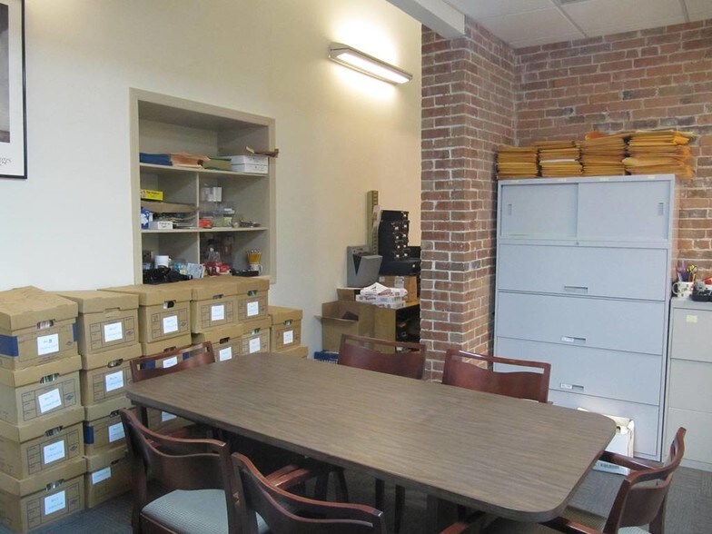 More Photos Of 138-146 Main St, Norwich Office Residential For Lease