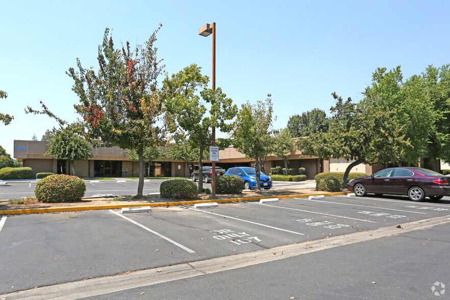 More Photos Of 780 W Olive Ave, Merced Medical For Lease