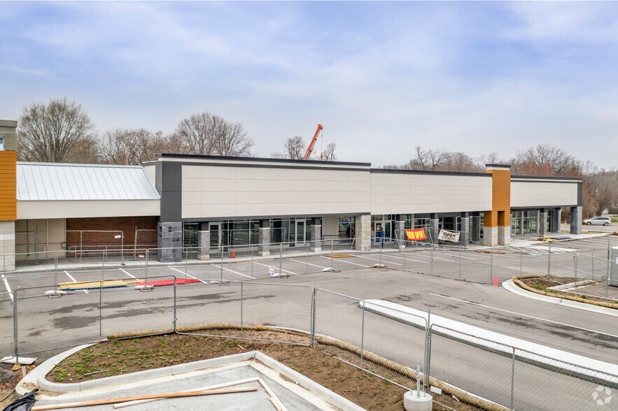 More Photos Of 8400-8430 Wornall Rd, Kansas City Freestanding For Lease