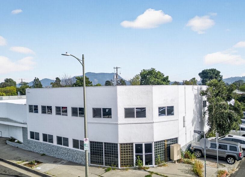 More Photos Of 10520 Magnolia Blvd, North Hollywood Office For Sale