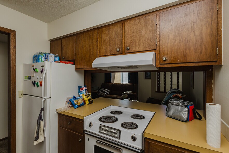 More Photos Of 3007 Sierra Pky, Hutchinson Apartments For Sale