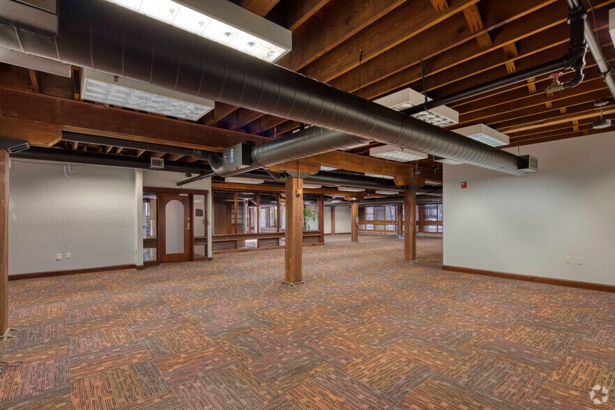 More Photos Of 100 3rd St S, Saint Petersburg Loft Creative Space For Lease