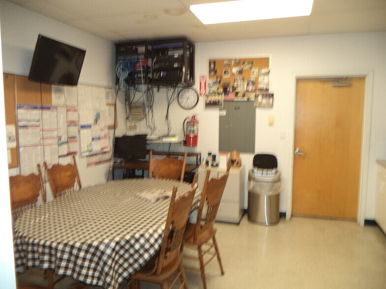 More Photos Of 79 Carl Dr, Manchester Warehouse For Sale