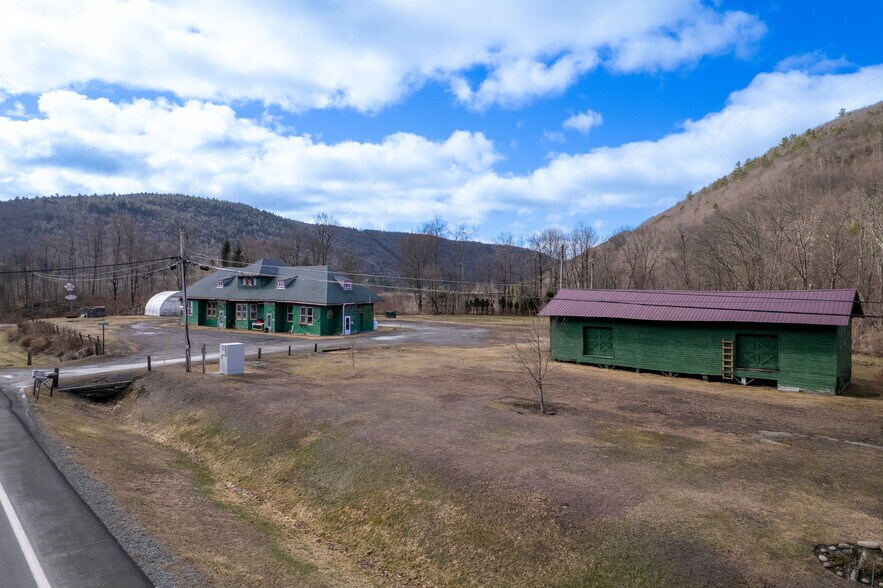 More Photos Of 19 Trestle Rd, Hancock Storefront Retail Office For Sale