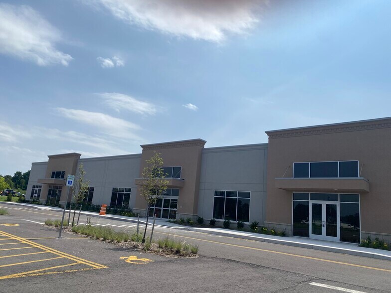 More Photos Of 6061 Carmens Way, Farmington Storefront For Lease