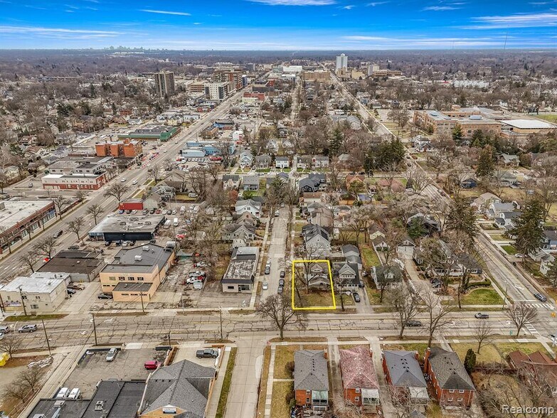 203 Catalpa Dr, Royal Oak, MI 48067 Apartments For Sale