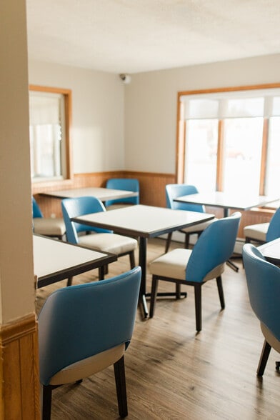 More Photos Of 921 N Lincoln Rd, Escanaba Hotel For Sale