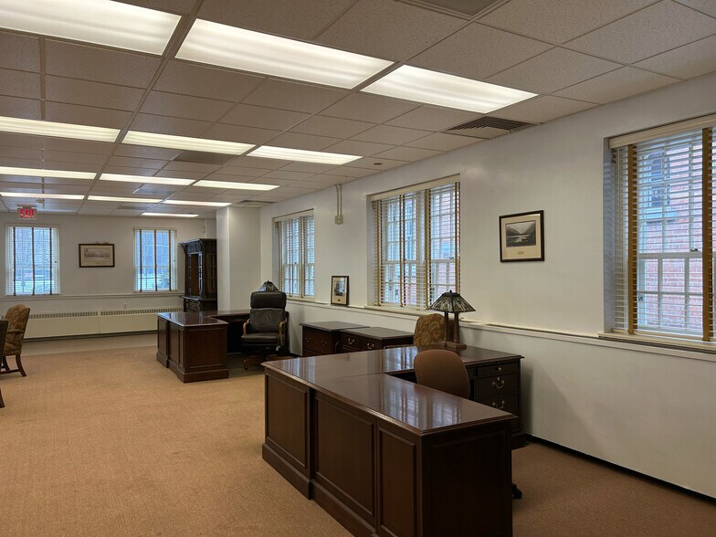 More Photos Of 24 Maple St, Glens Falls Office Residential For Lease