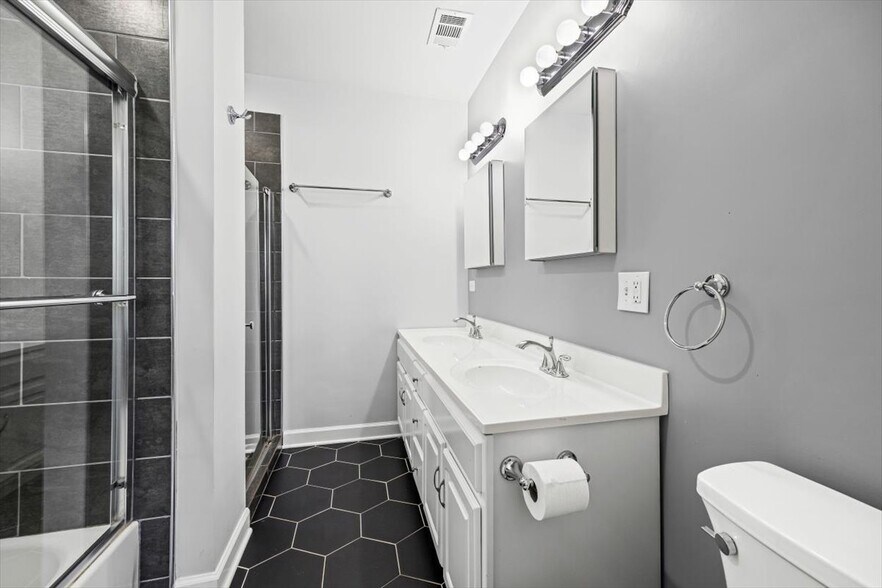 More Photos Of , Chicago Multifamily For Sale