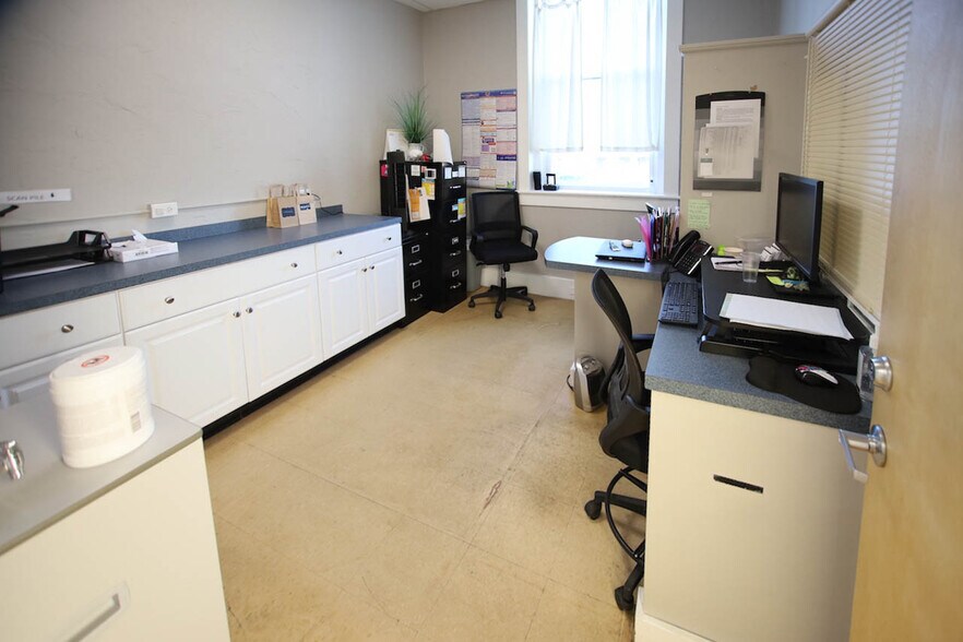 More Photos Of 42 Summer St, Pittsfield Medical For Sale