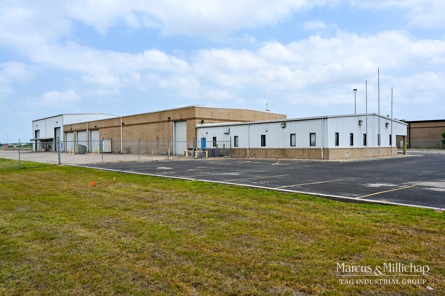 More Photos Of 232 N Padre Island Dr, Corpus Christi Service For Sale