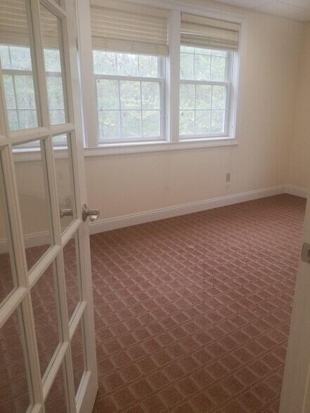 More Photos Of 1 Reserve Rd, Danbury Medical For Lease