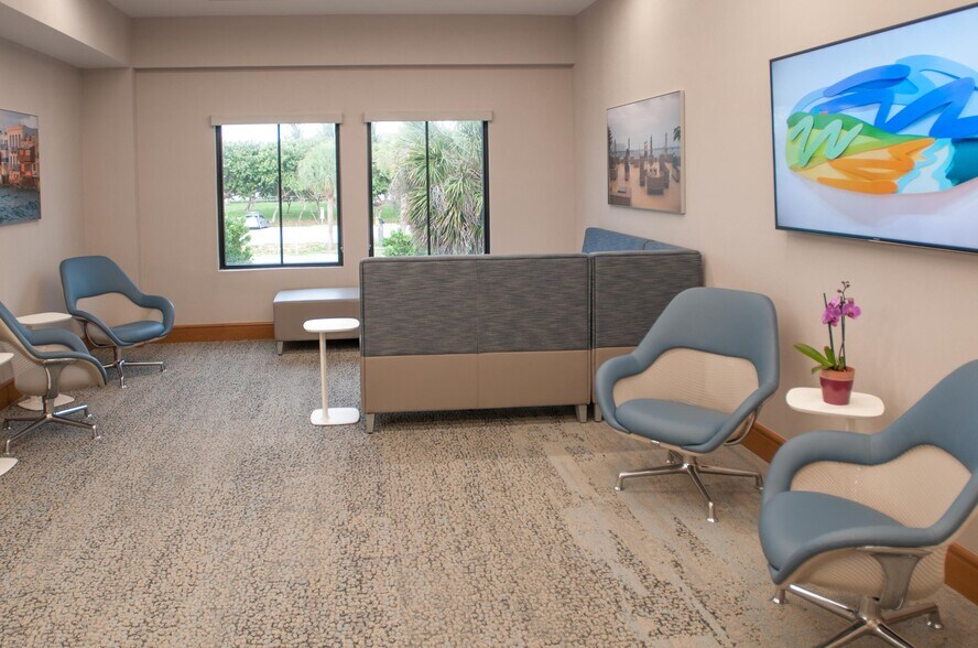 More Photos Of 2875 S Ocean Blvd, Palm Beach Office For Lease