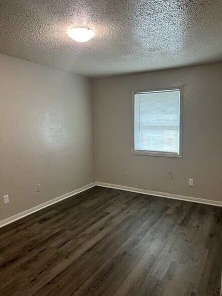 More Photos Of 2912 N Beaton St, Corsicana Apartments For Sale