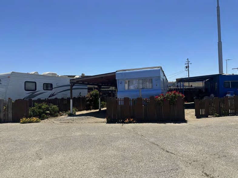 More Photos Of 527 El Camino Real, Greenfield Manufactured Housing Mobile Home Park For Sale
