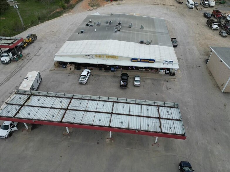 More Photos Of 1190 S Highway 59, Decatur General Retail For Sale