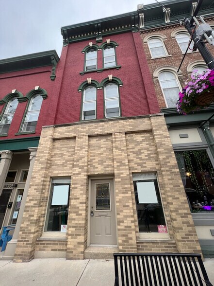 More Photos Of 1006 Main St, Lafayette Storefront Retail Residential For Lease