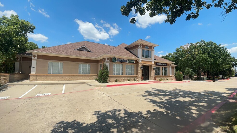 More Photos Of 1650 W Northwest Hwy, Grapevine Medical For Lease