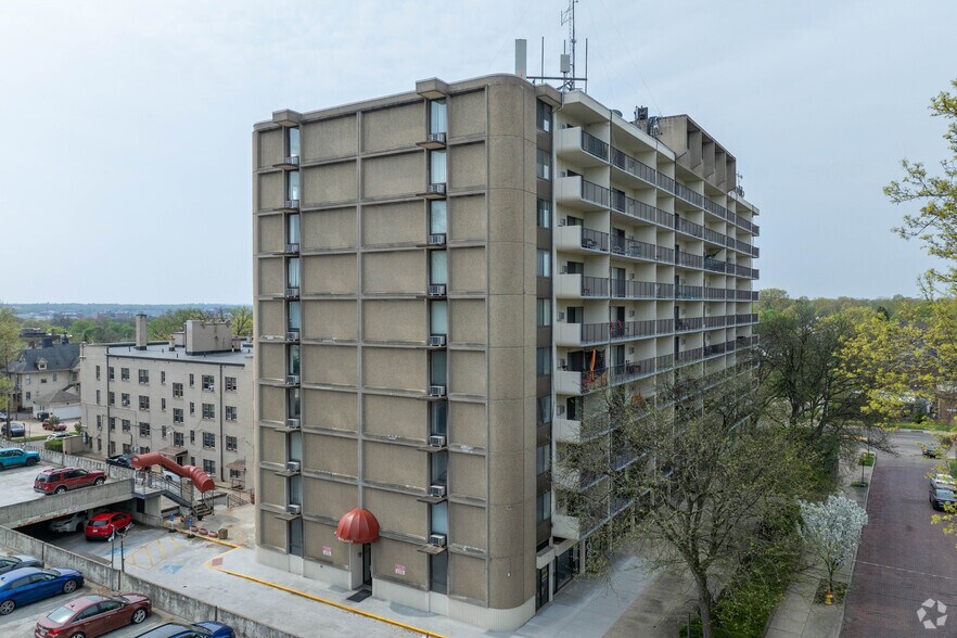 Primary Photo Of 733 W Market St, Akron Apartments For Lease