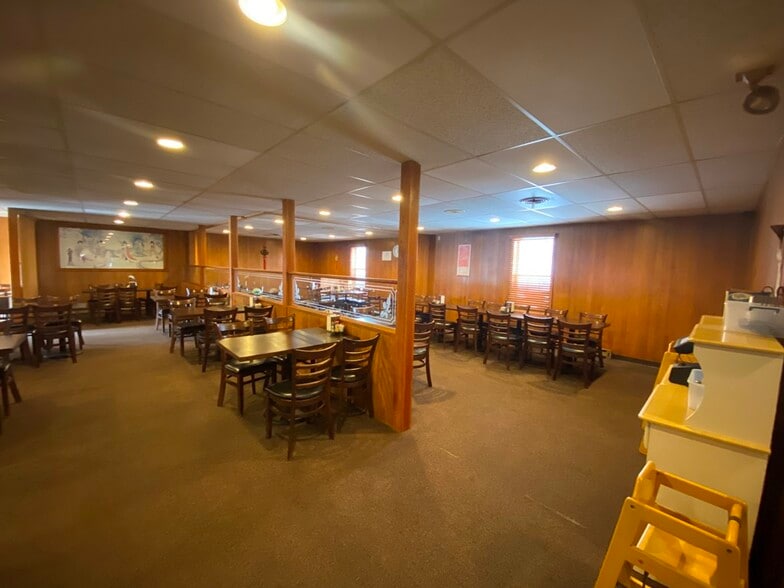 More Photos Of 221 Washington Ave, Riverton Religious Facility For Sale