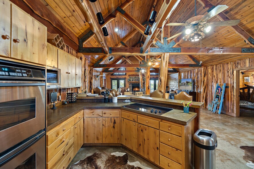 More Photos Of 101 Rolling Hills Rd, Blanco Specialty For Sale