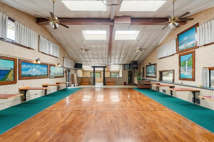 More Photos Of 360 College Ave, Weed Showroom For Sale
