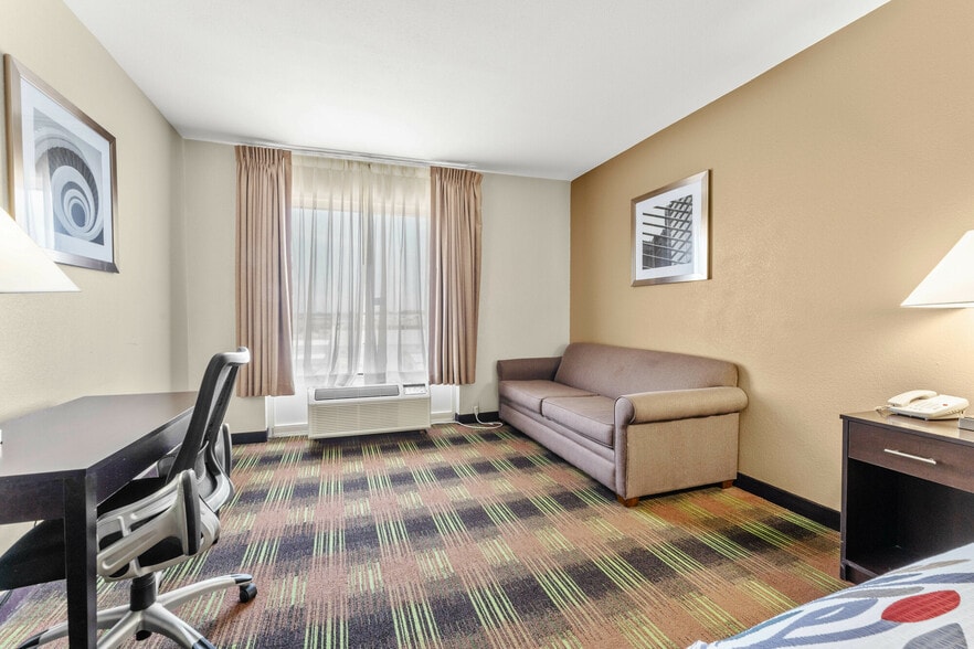 More Photos Of 12340 I-10 Service Rd, New Orleans Hotel For Sale