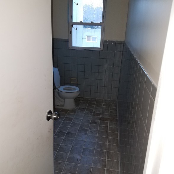 More Photos Of 73 Powerhouse Rd, Roslyn Heights Medical For Sale