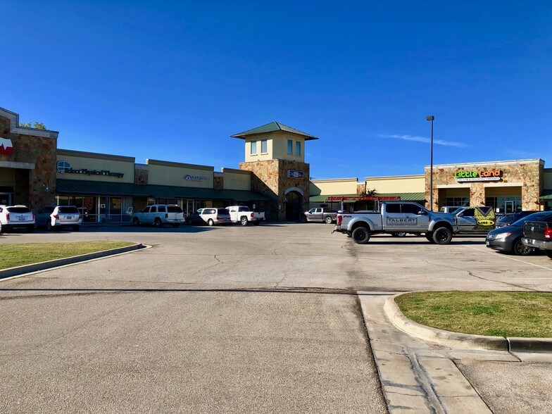 More Photos Of 1201 Hewitt Dr, Waco Unknown For Lease