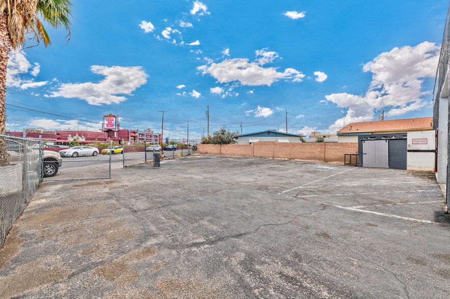 More Photos Of 1765 Athol Ave, Henderson Auto Repair For Sale
