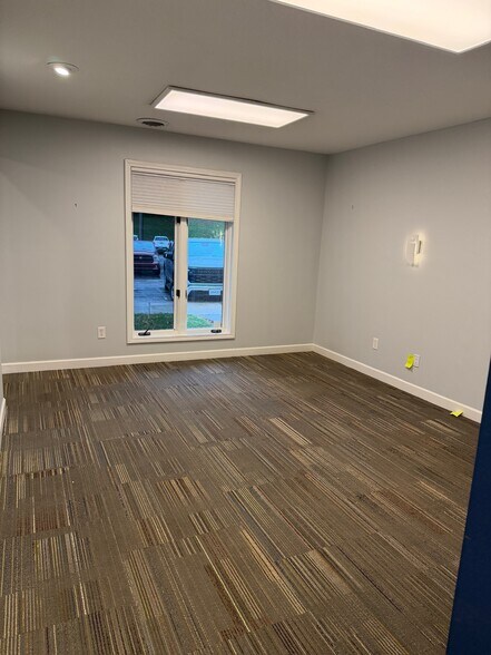 More Photos Of 38 Westwoods Dr, Liberty Office For Lease