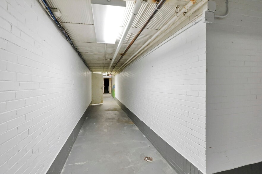 More Photos Of 300 E Auburn Ave, Springfield Office For Sale