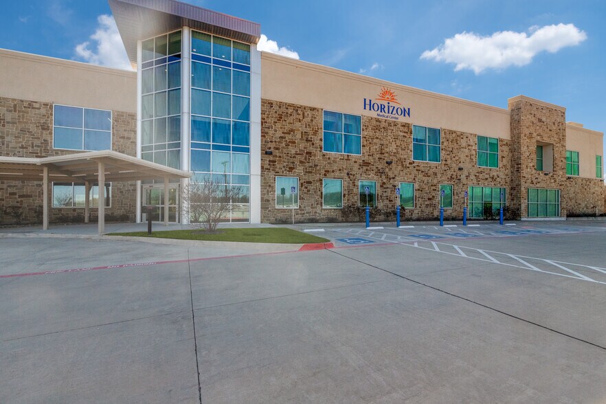 More Photos Of 6601 W University Dr, McKinney Hospital For Lease