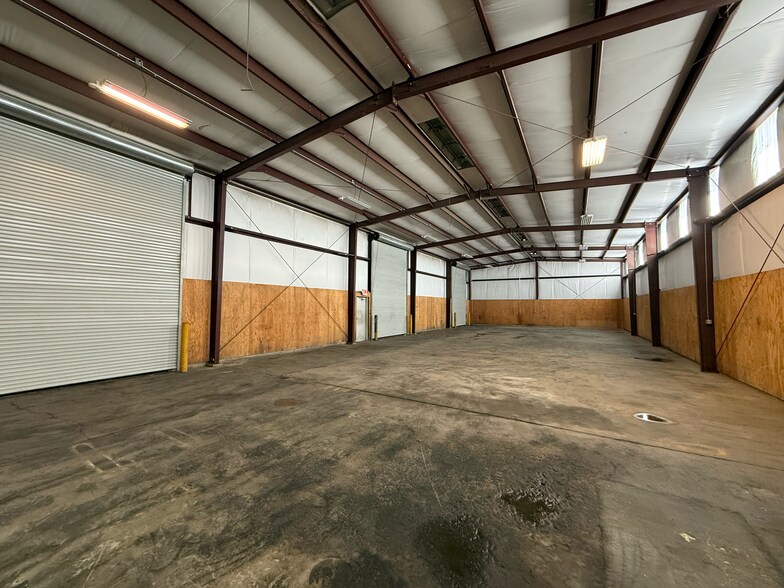 More Photos Of 2242 Hoover Ave, Modesto Warehouse For Lease