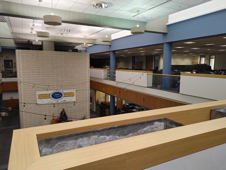 More Photos Of 2700 SW 13th St, Gainesville Office For Lease