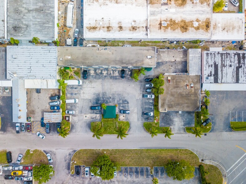 More Photos Of 1928 NE 154th St, North Miami Beach Unknown For Lease