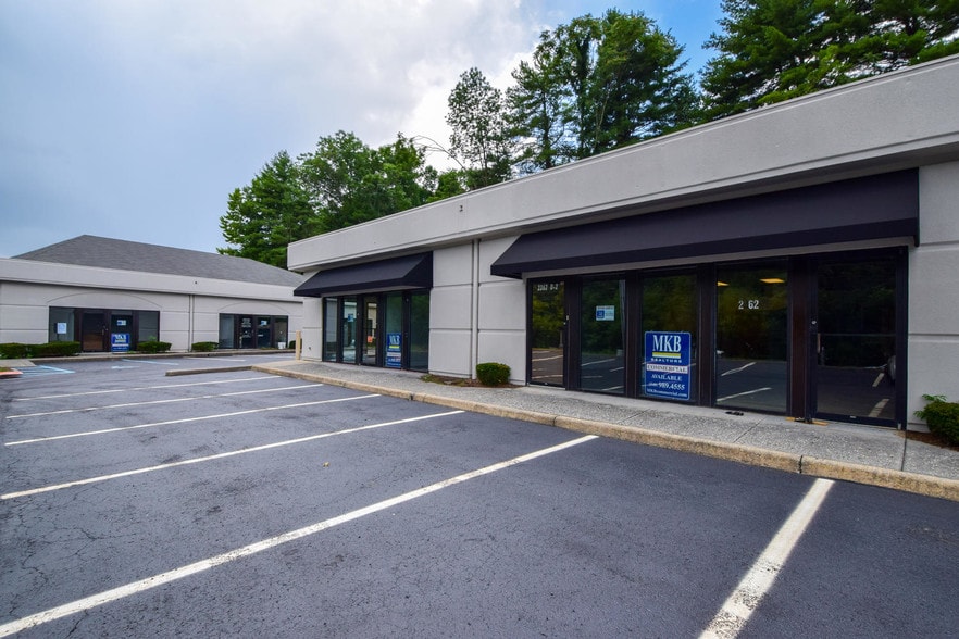 More Photos Of 2350-2362 Peters Creek Rd, Roanoke Unknown For Lease