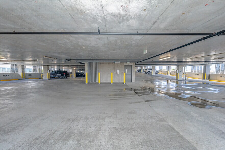 More Photos Of 800 N Federal Hwy, Hallandale Beach Office For Sale