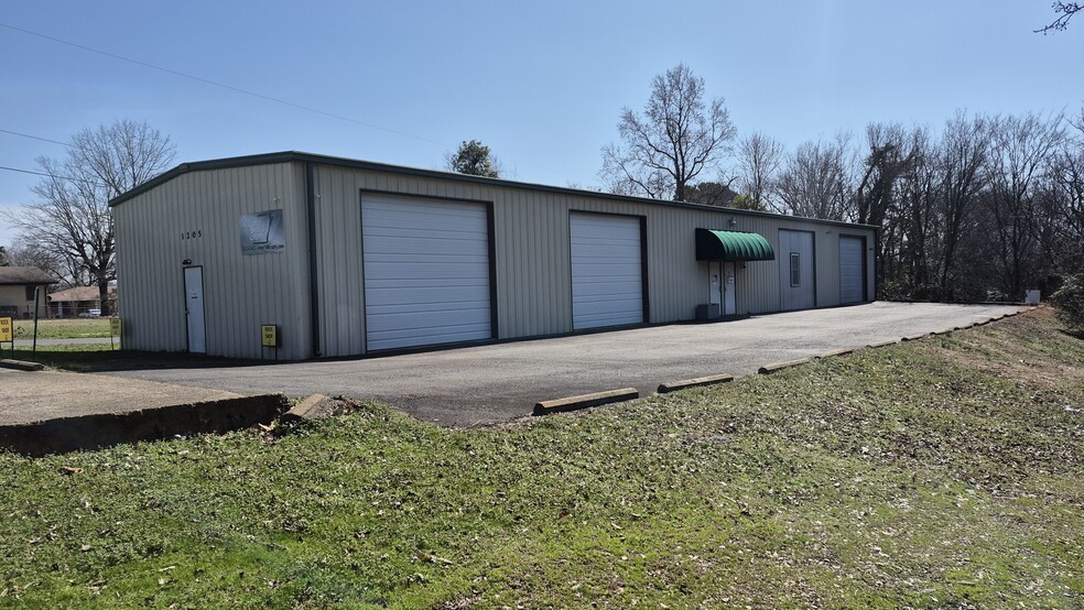 Primary Photo Of 1205 Albert Pike Rd, Hot Springs Warehouse For Lease