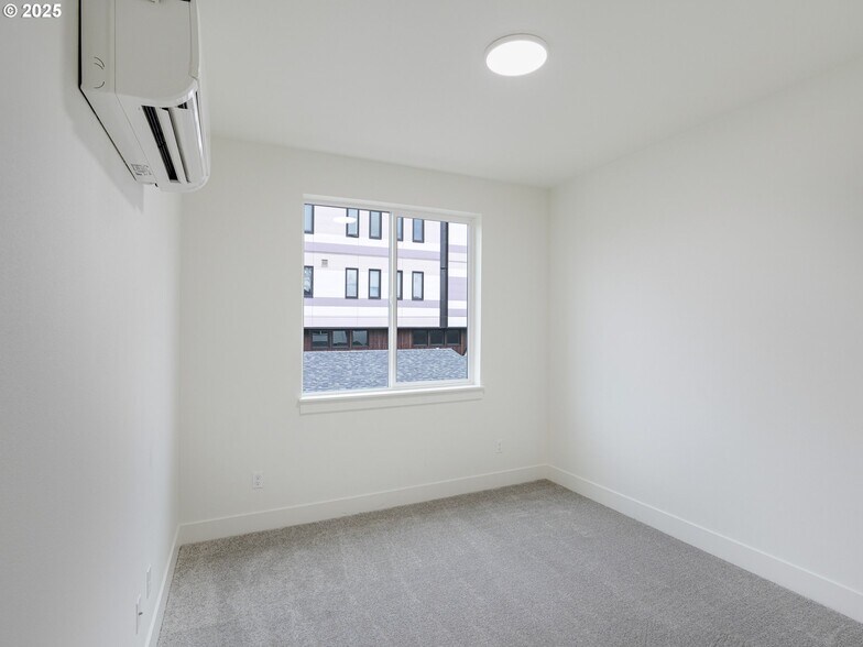 More Photos Of , Portland Multifamily For Sale